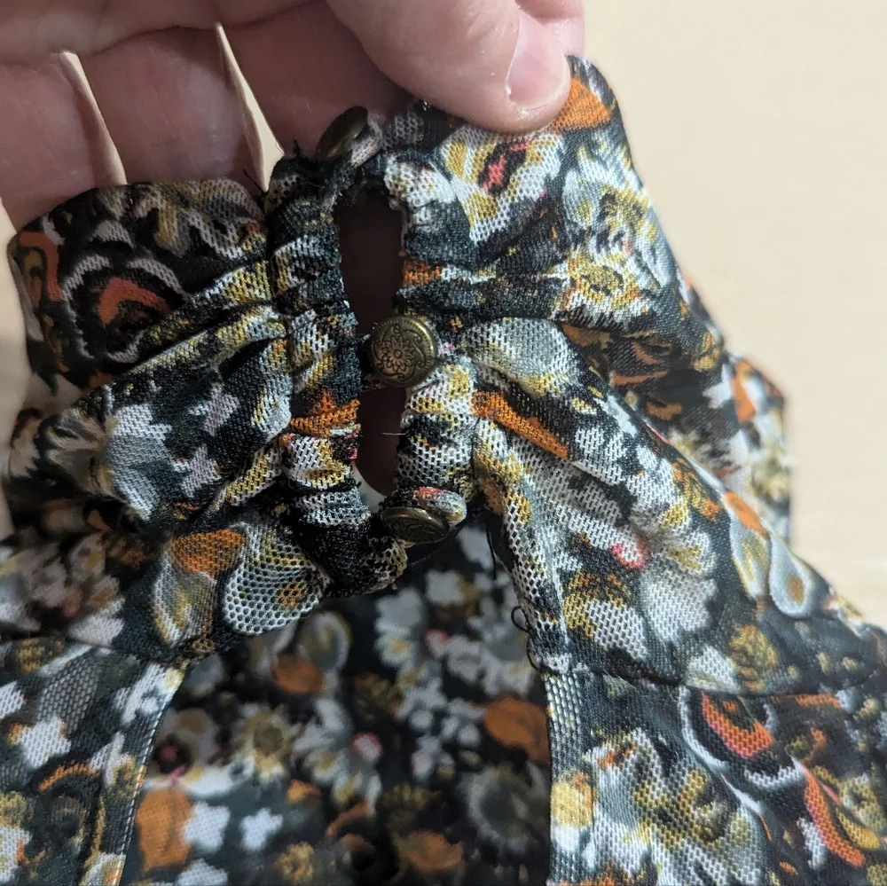 FREE PEOPLE "All Dolled Up" Green Floral Sheer Lined Boho Crop Top Size XS *GUC - Picture 10 of 13